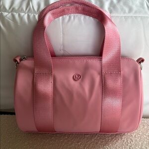 Lululemon bag
